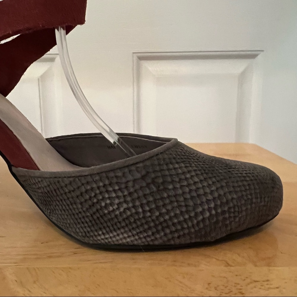 Farylrobin Tavi Faux Suede Heels Size 10 - Picture 13 of 14